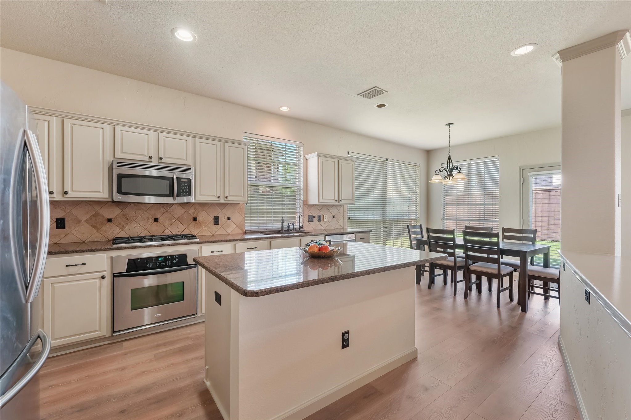 6817 Lake Meadow Lane Sachse TX 75048