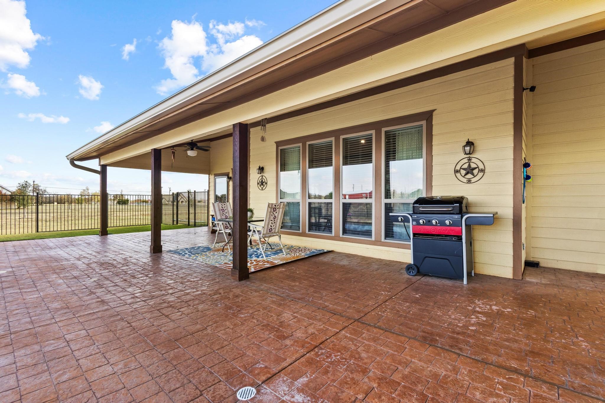 103 Knob Hill Road Whitewright TX 75491