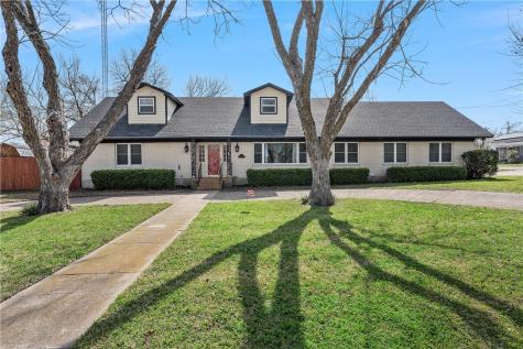 509 W Highland Street West TX 76691
