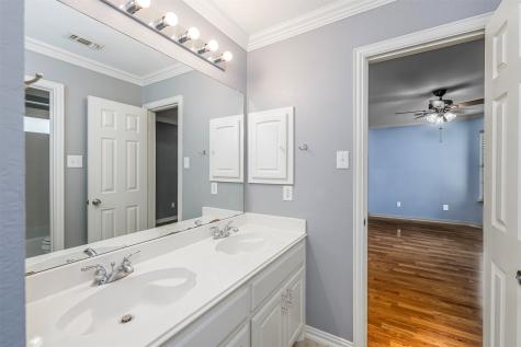 8444 Parkdale Drive North Richland Hills TX 76182