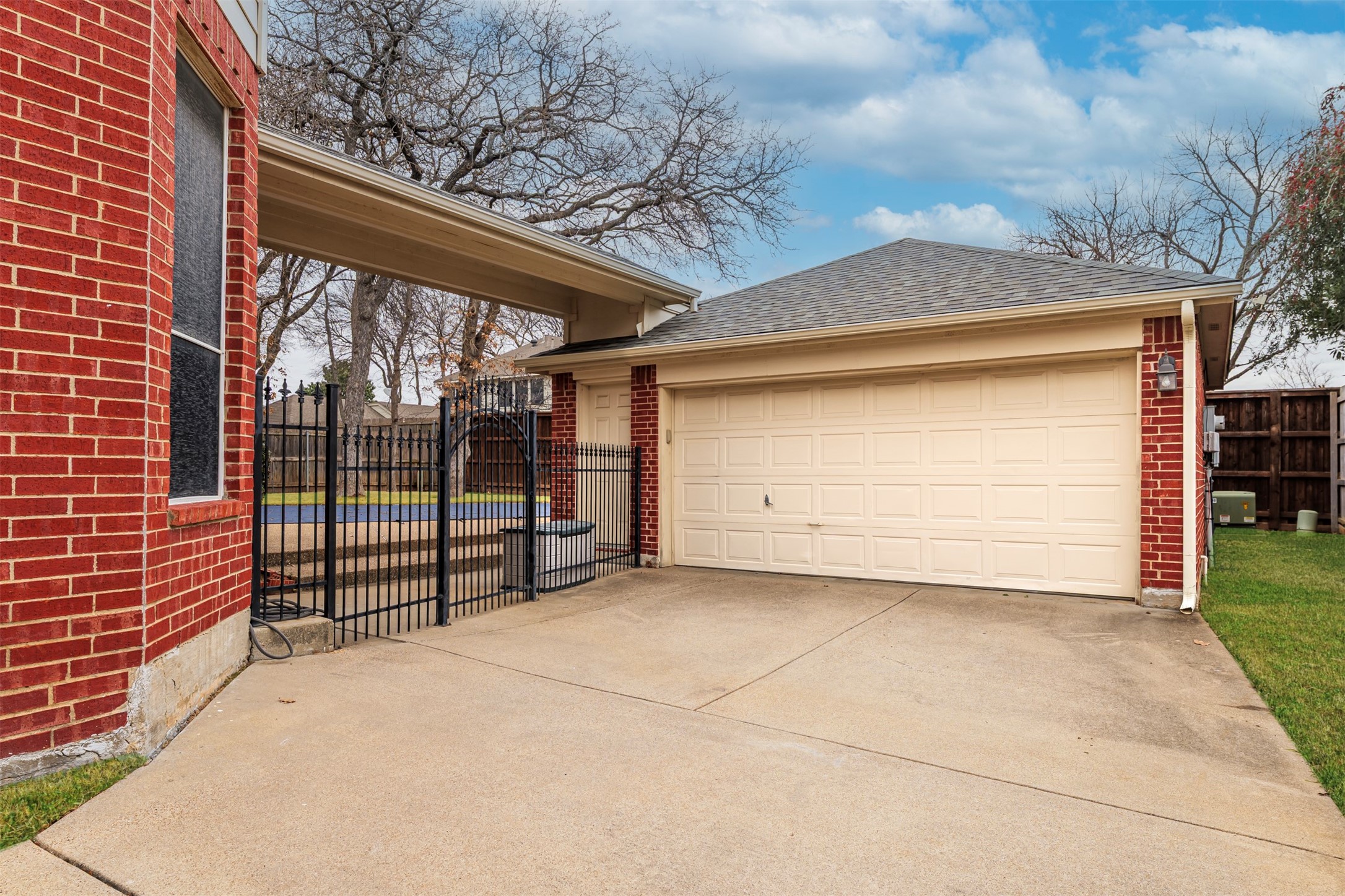 8444 Parkdale Drive North Richland Hills TX 76182