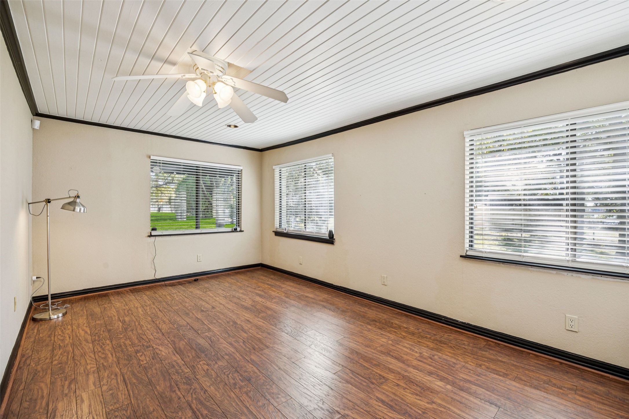 371 County Road 4874 Newark TX 76071