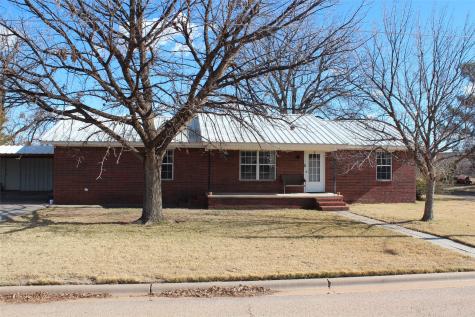 520 N 5th Avenue Munday TX 76371