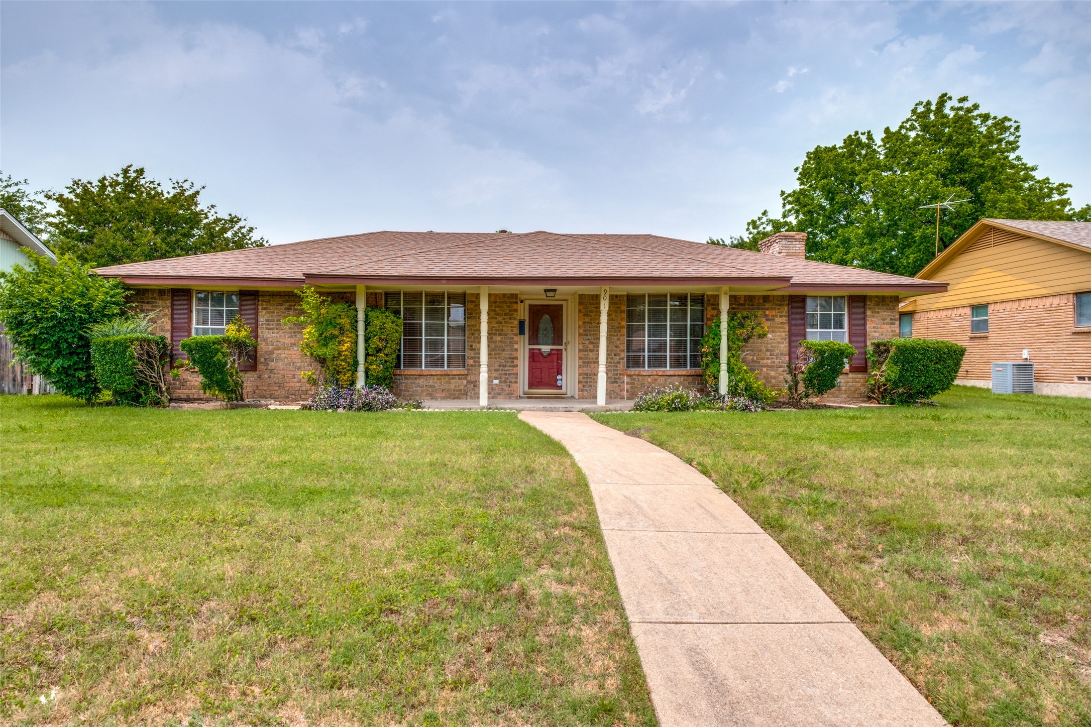 901 Sycamore Lane Lancaster TX 75146