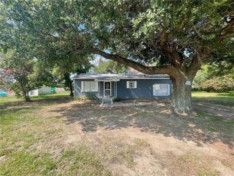 408 E Yeagua Street Groesbeck TX 76642