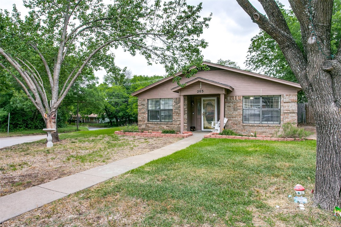 203 E Rentz Street Weatherford TX 76086