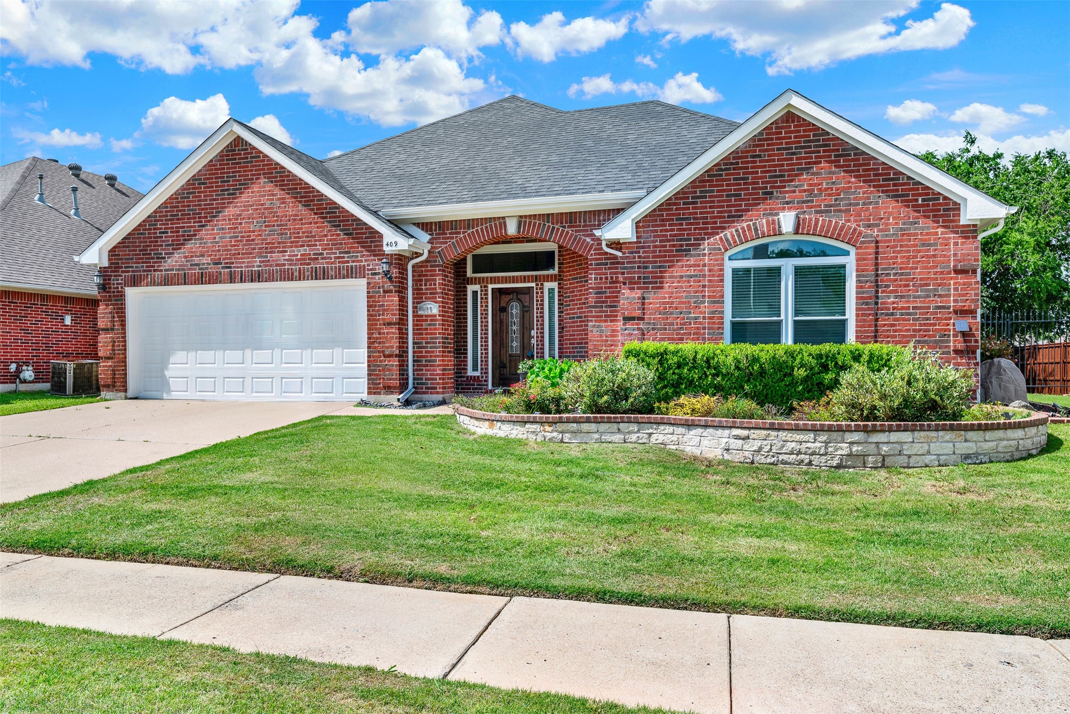 409 Jennifer Lane Arlington TX 76002