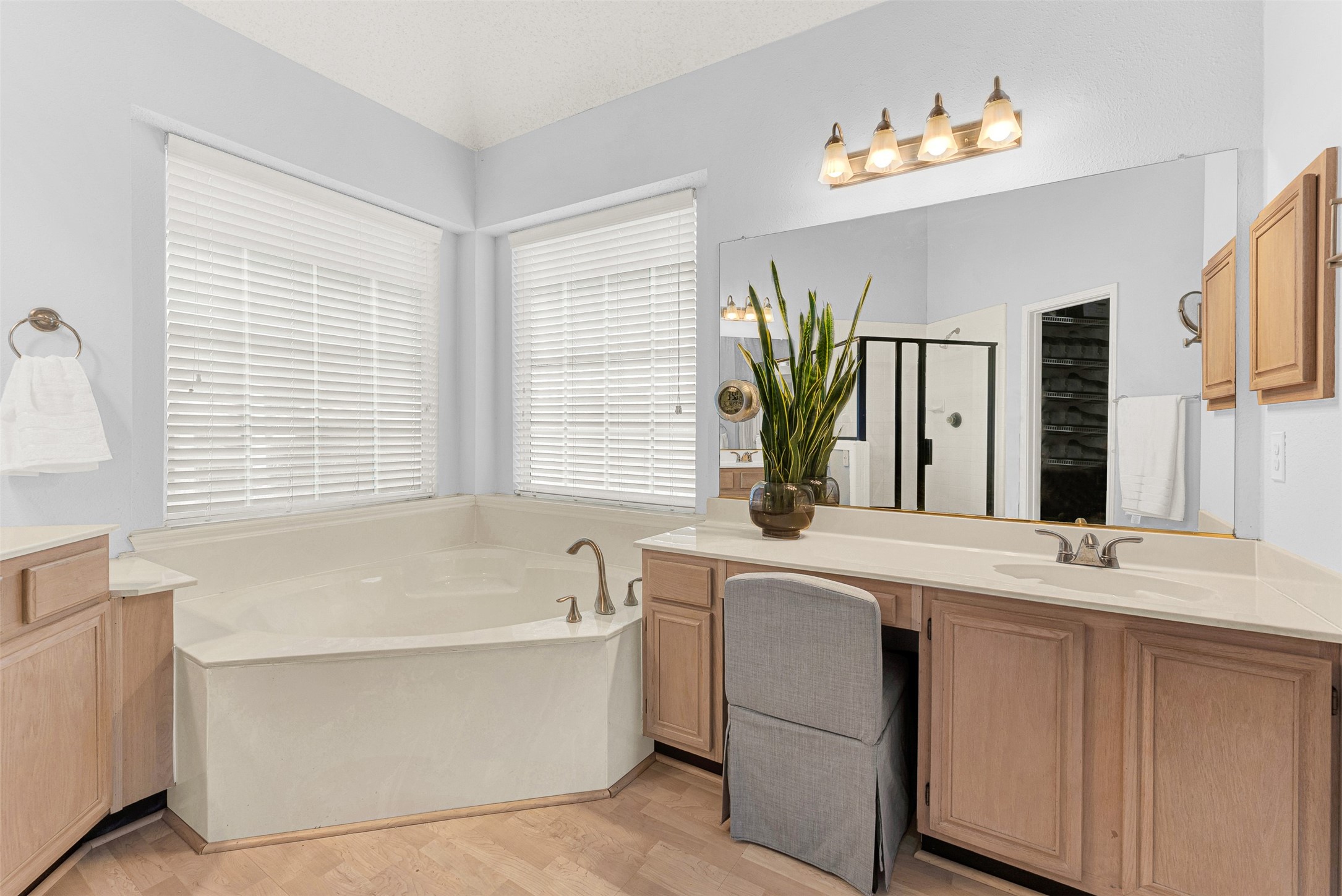 409 Jennifer Lane Arlington TX 76002