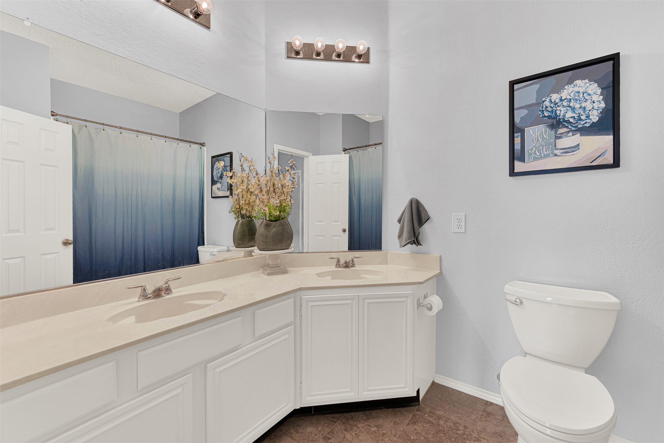 409 Jennifer Lane Arlington TX 76002