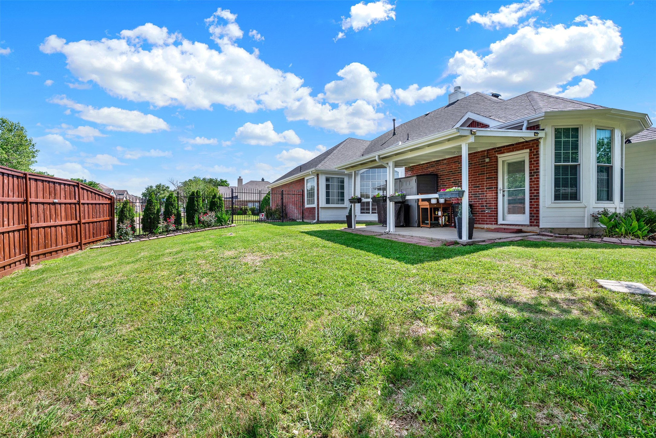 409 Jennifer Lane Arlington TX 76002