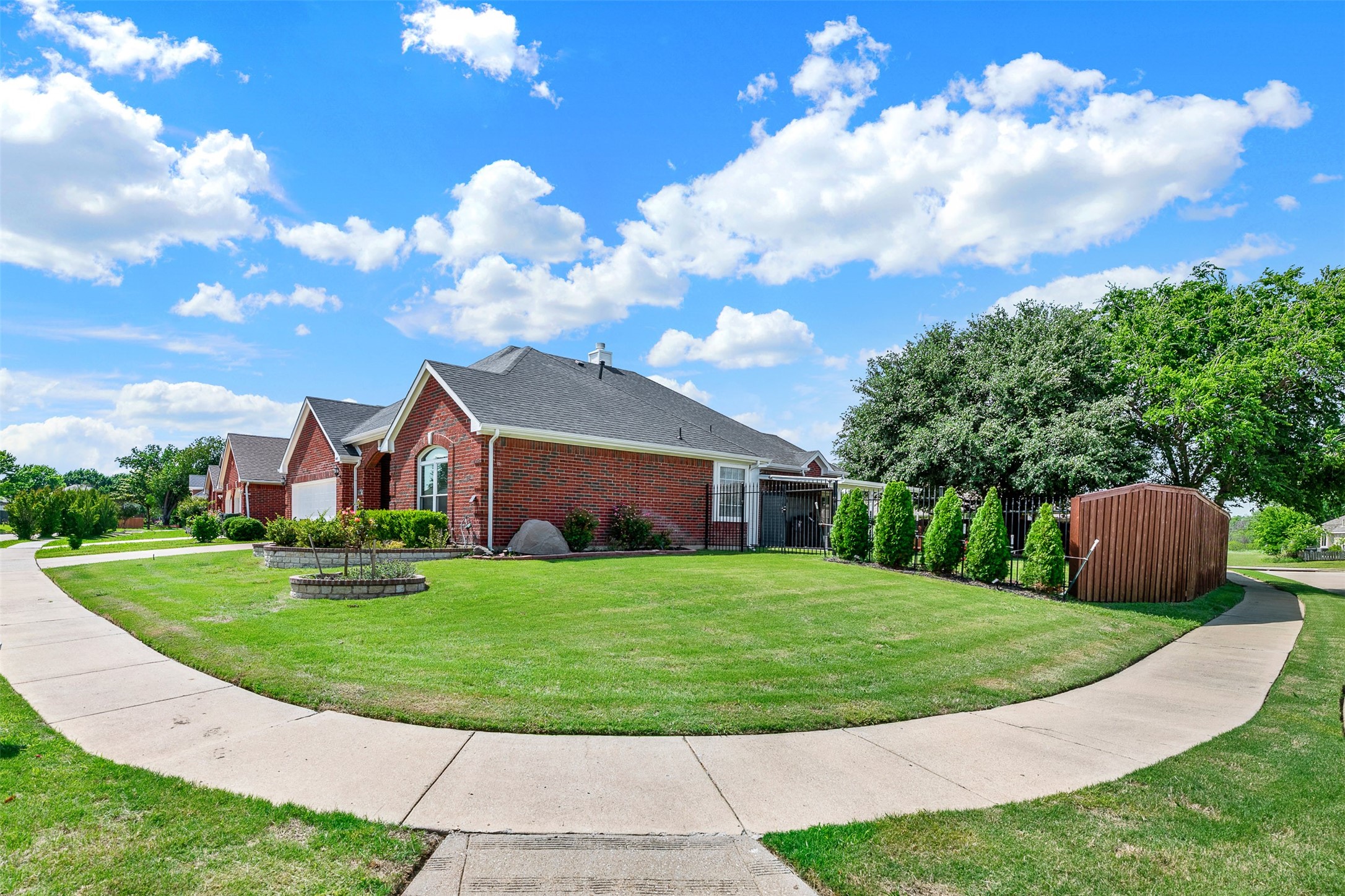 409 Jennifer Lane Arlington TX 76002