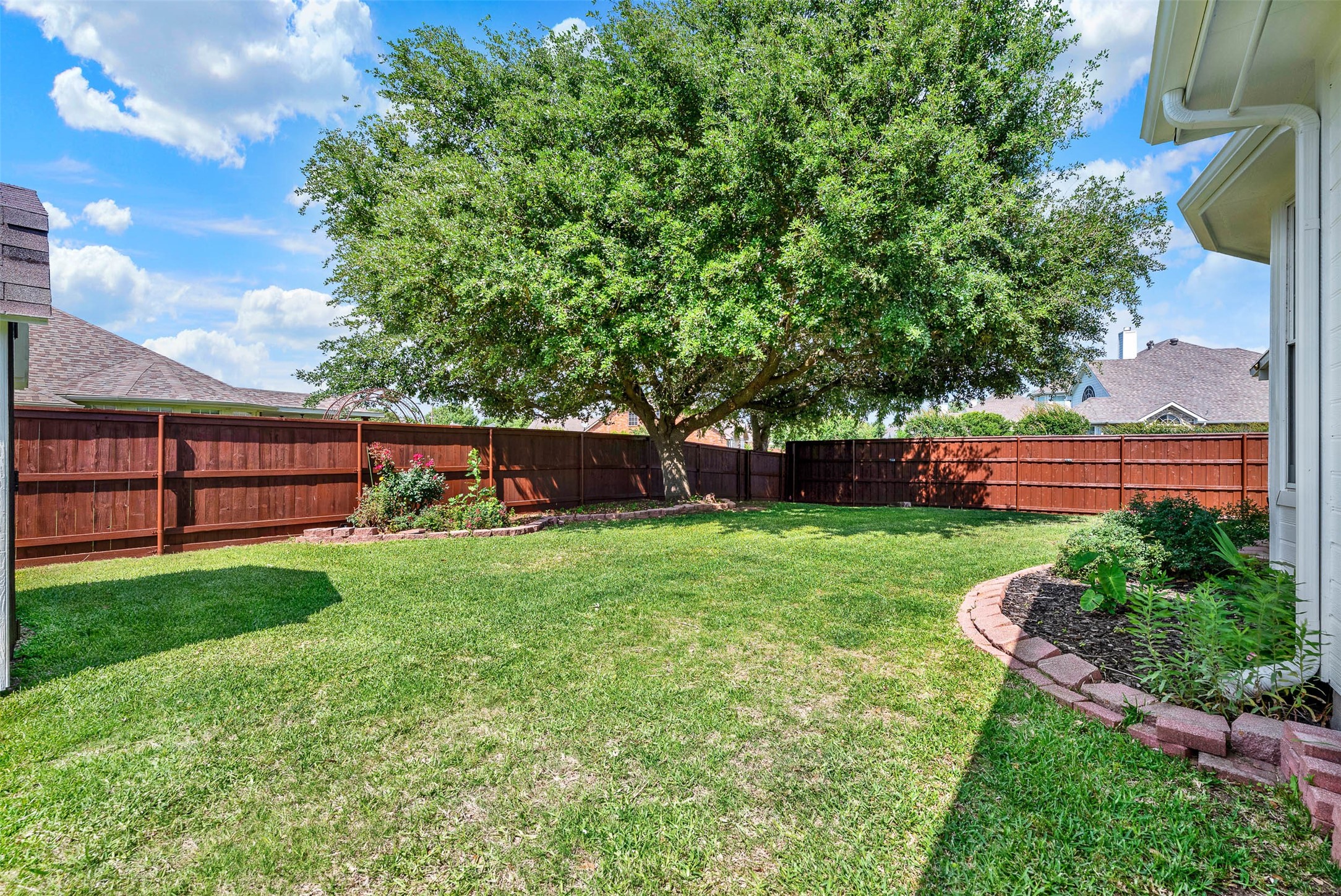 409 Jennifer Lane Arlington TX 76002