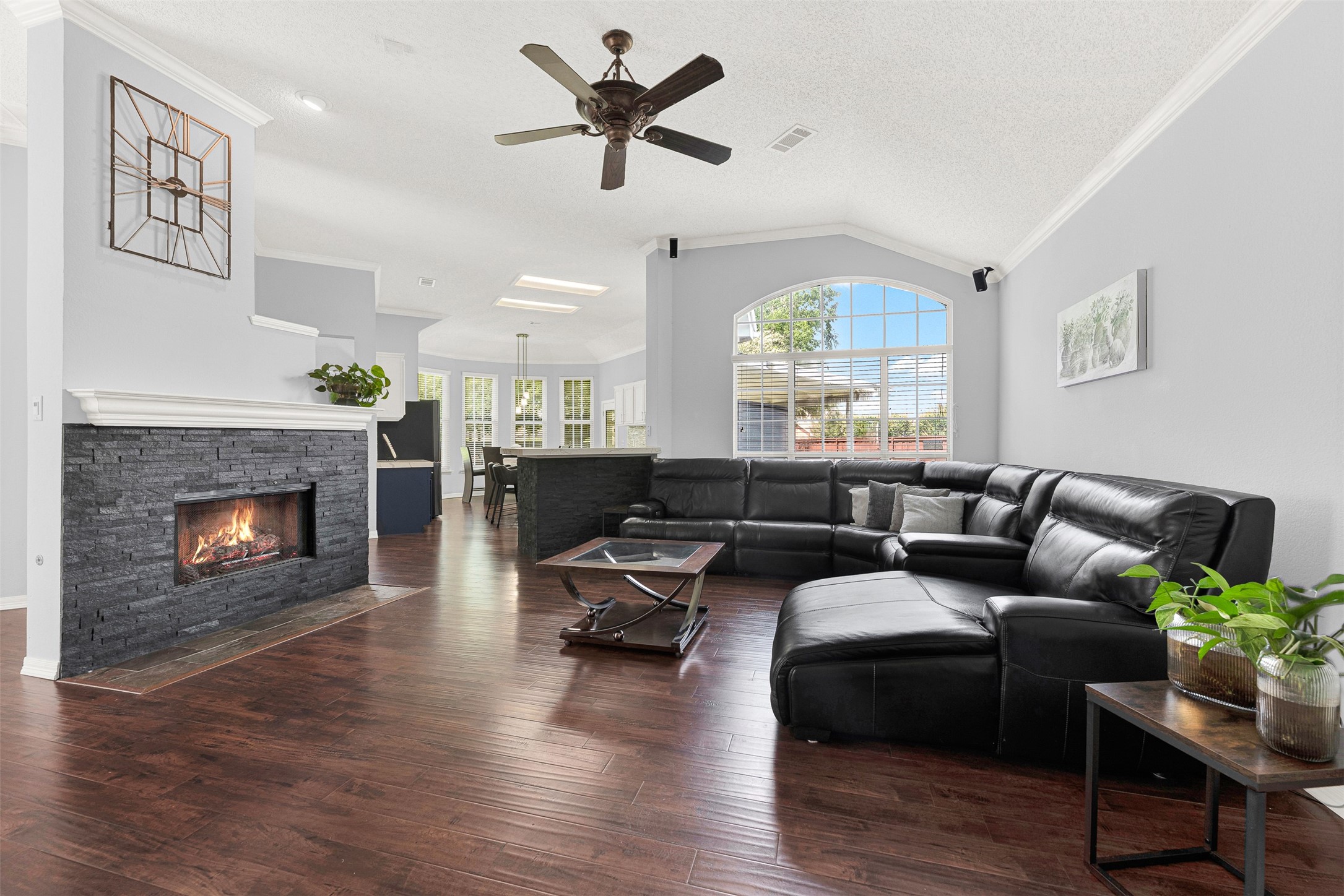409 Jennifer Lane Arlington TX 76002