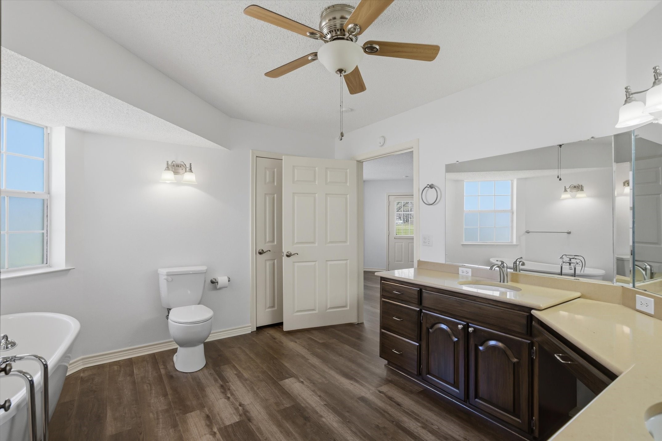 2146 Vz County Road 2205 Canton TX 75103