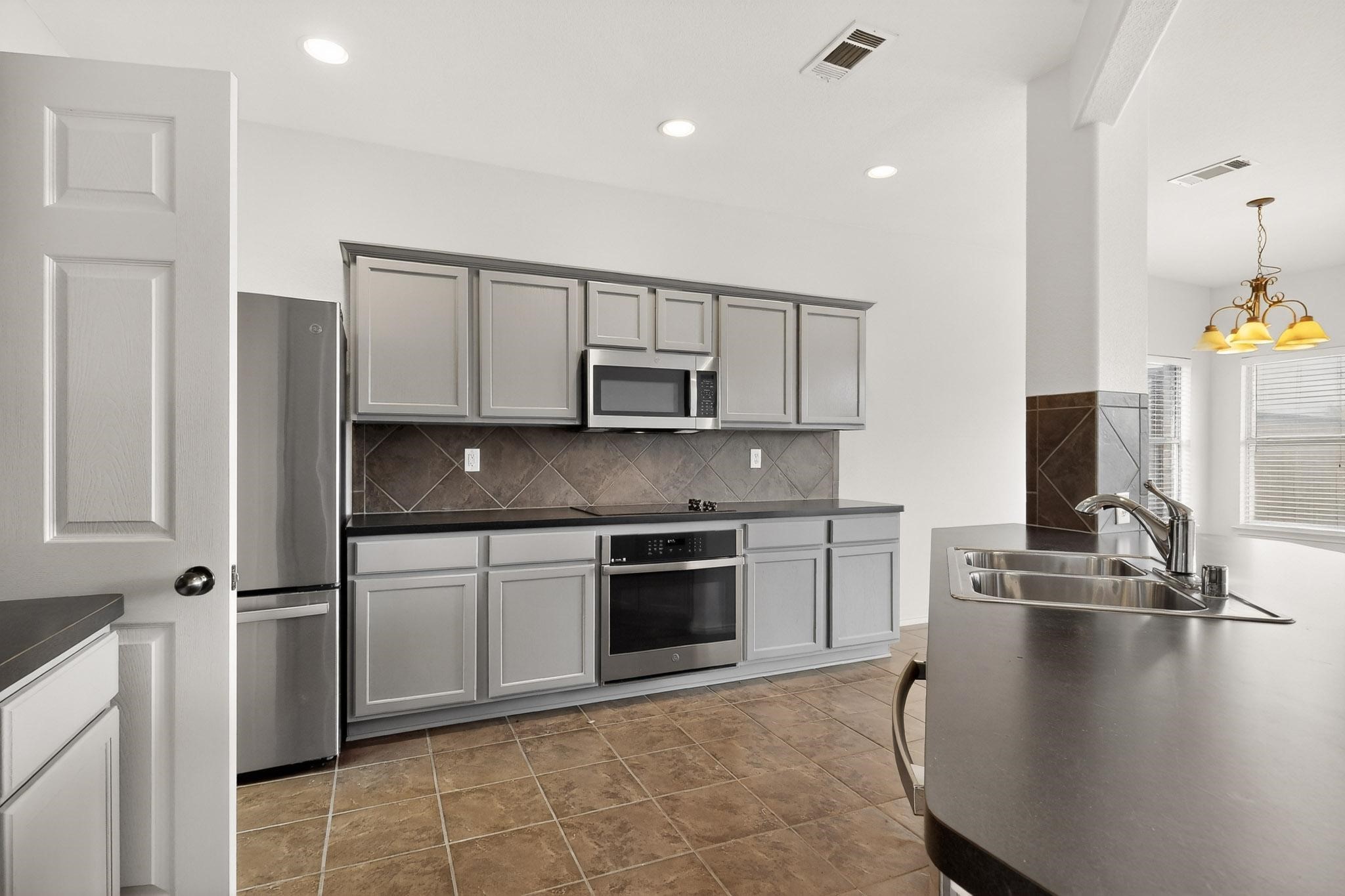 105 Canyon Court Waxahachie TX 75167