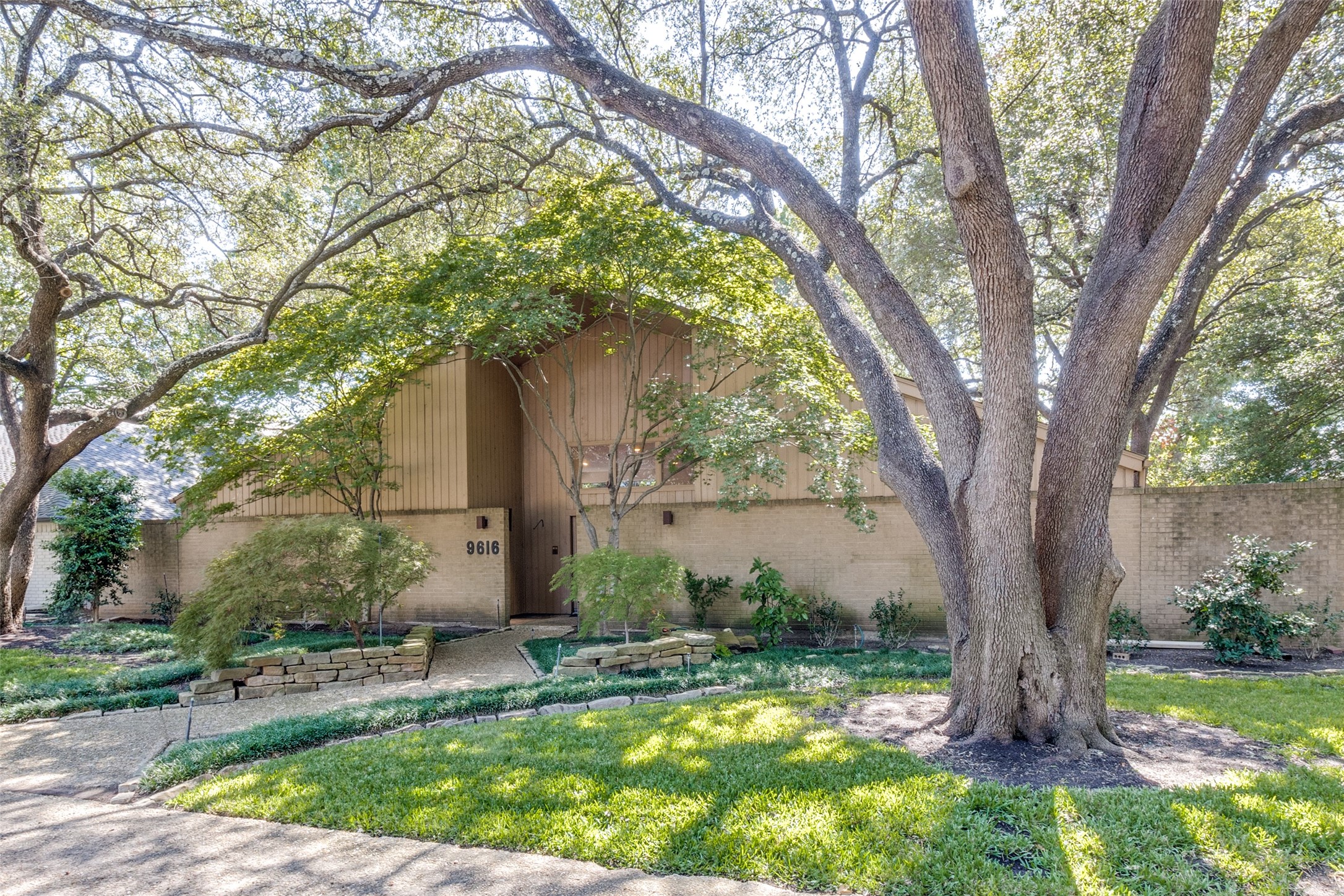 9616 Greensprint Drive Dallas TX 75238