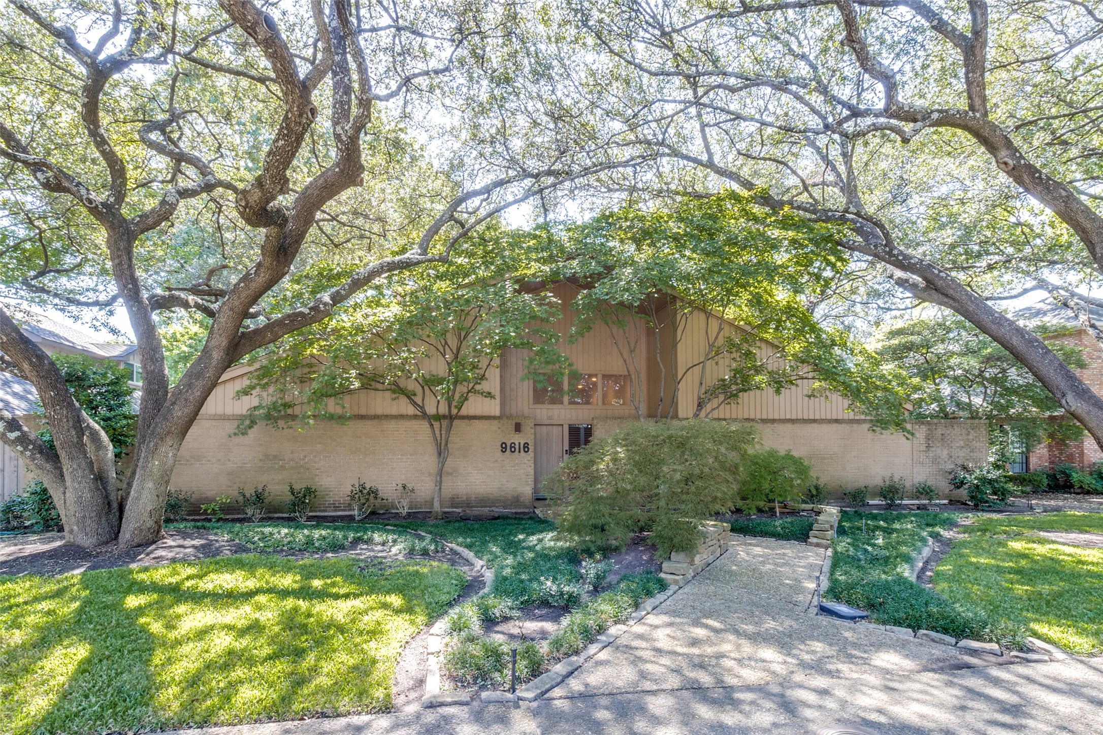 9616 Greensprint Drive Dallas TX 75238