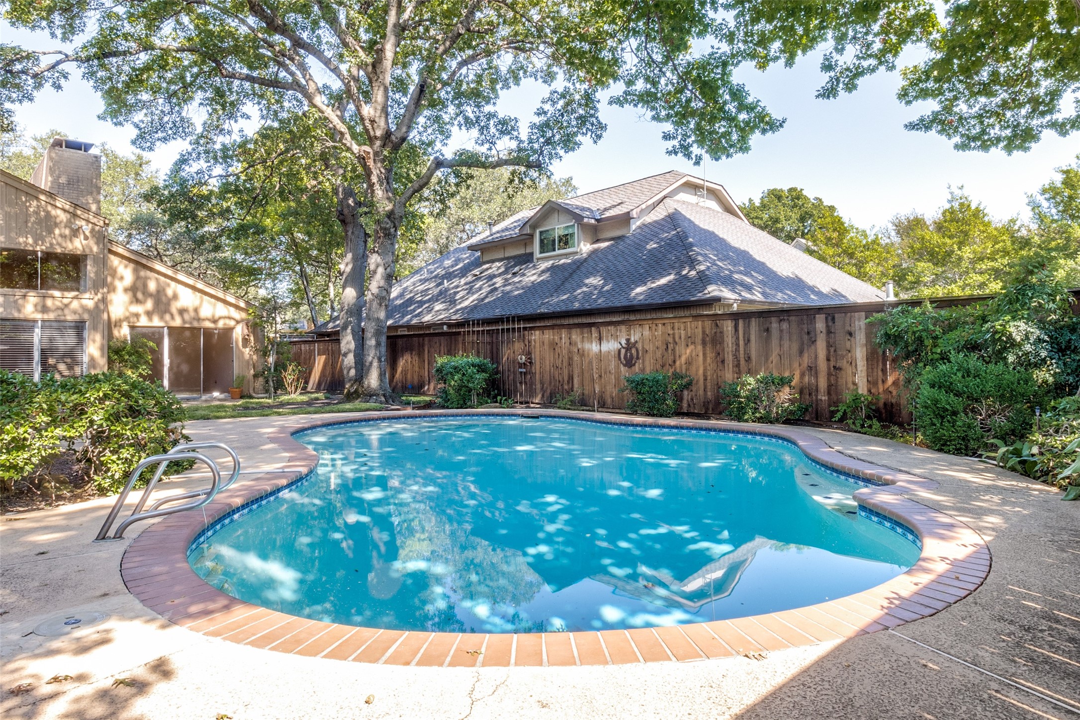 9616 Greensprint Drive Dallas TX 75238