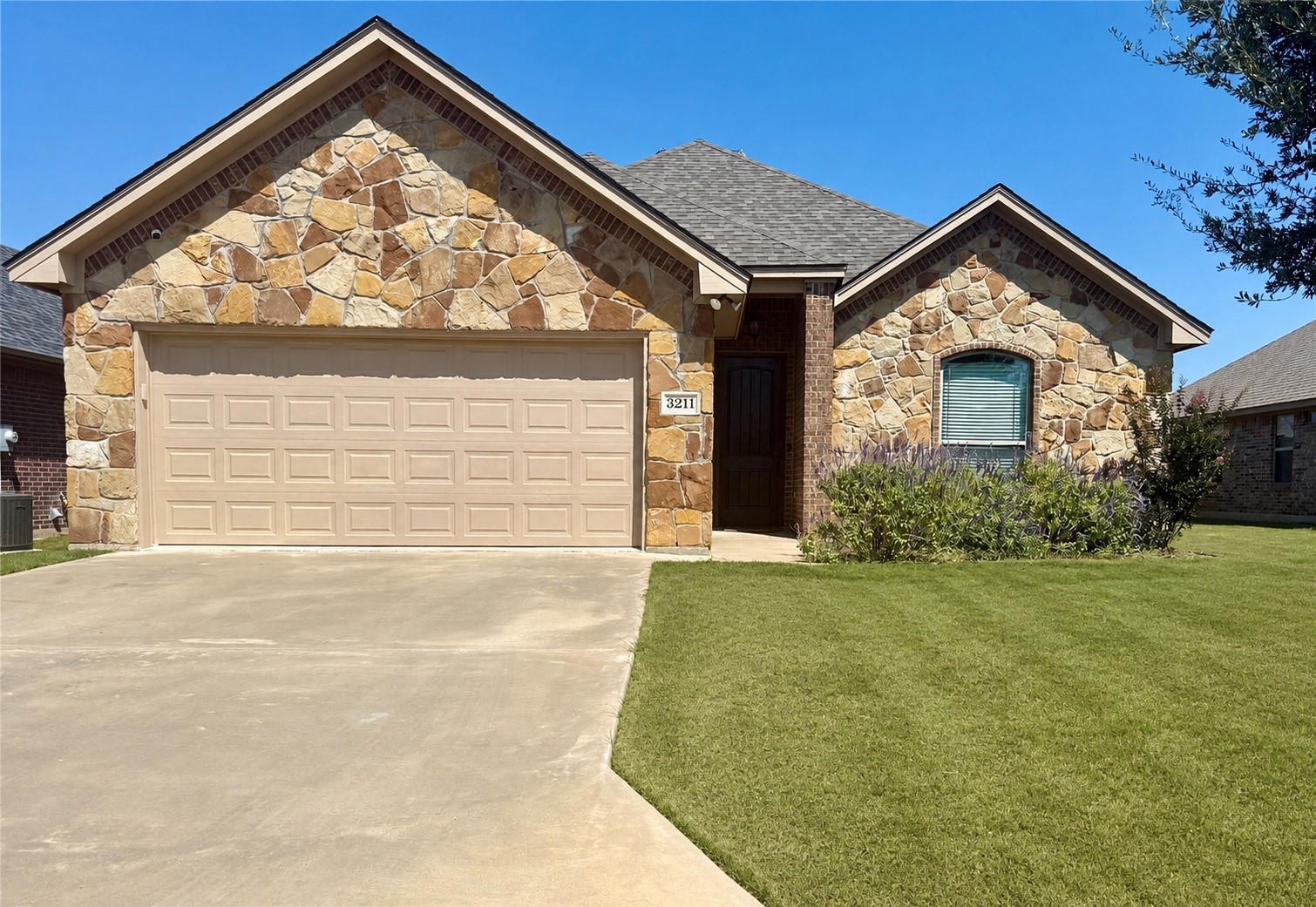 3211 Main Street Granbury TX 76049