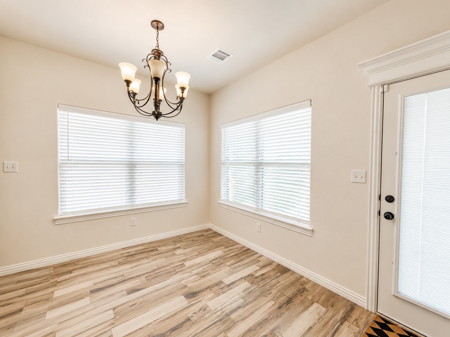 3211 Main Street Granbury TX 76049
