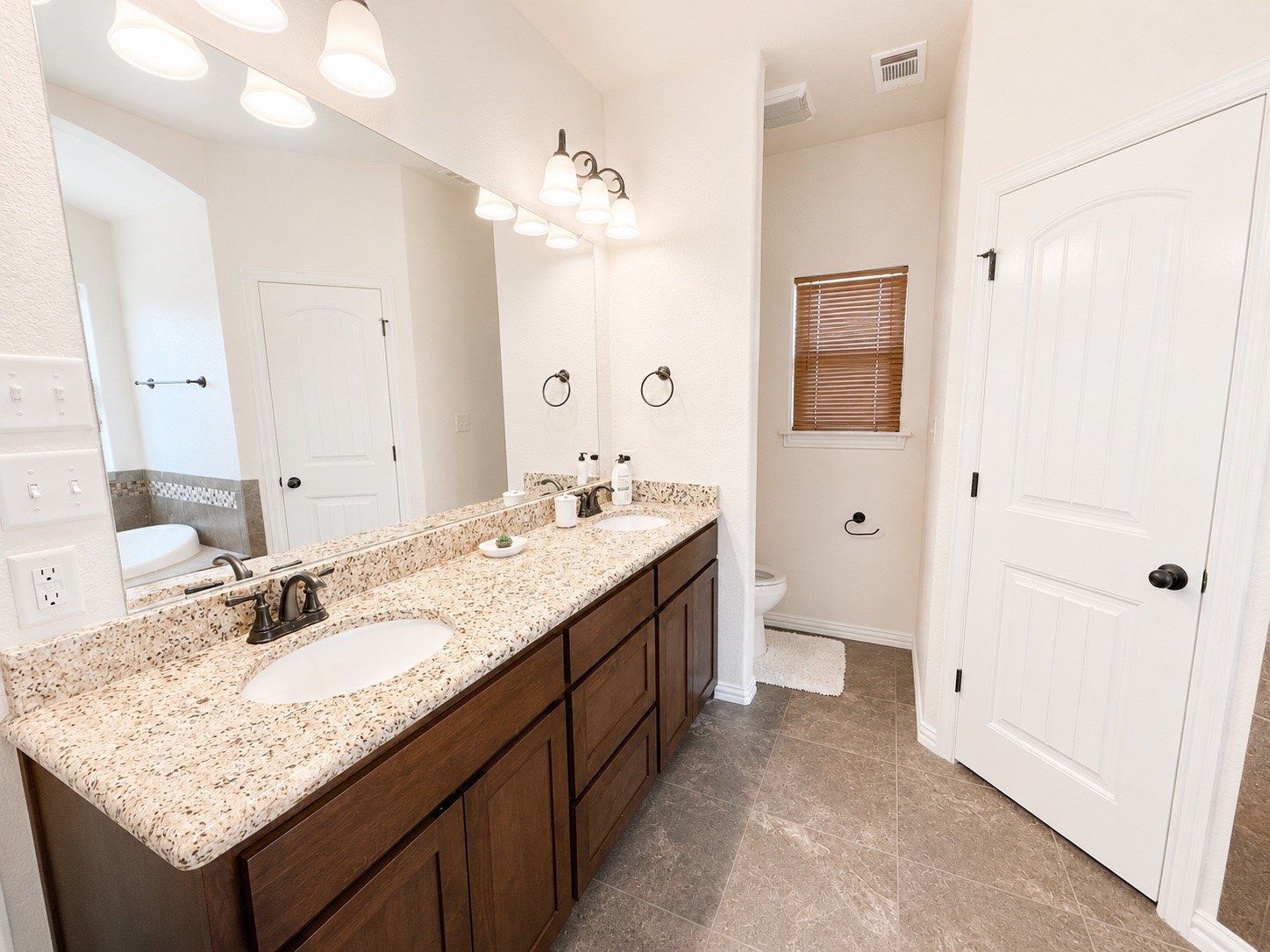3211 Main Street Granbury TX 76049