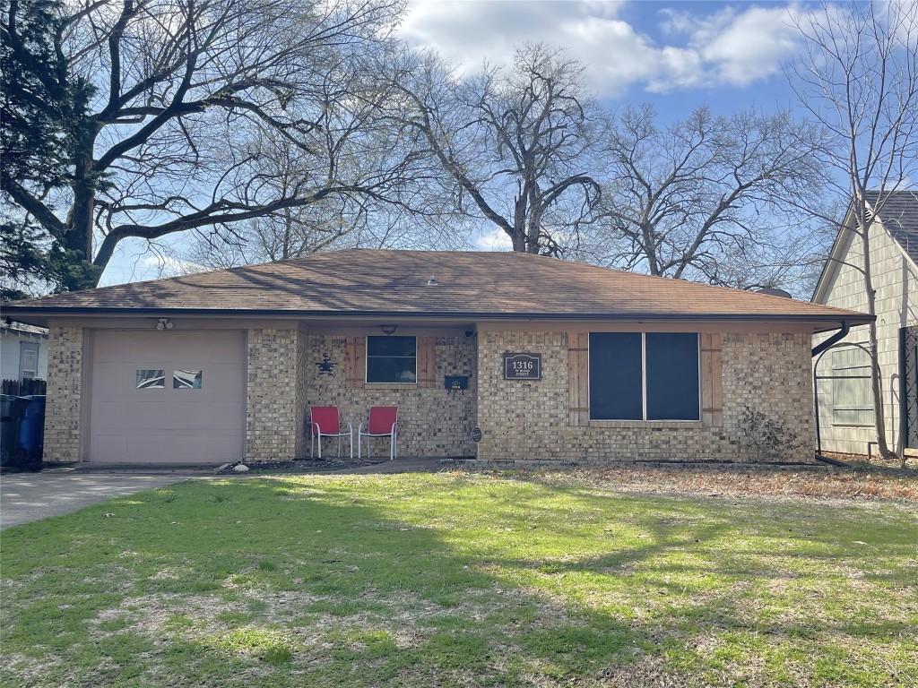 1316 W Bond Street Denison TX 75020