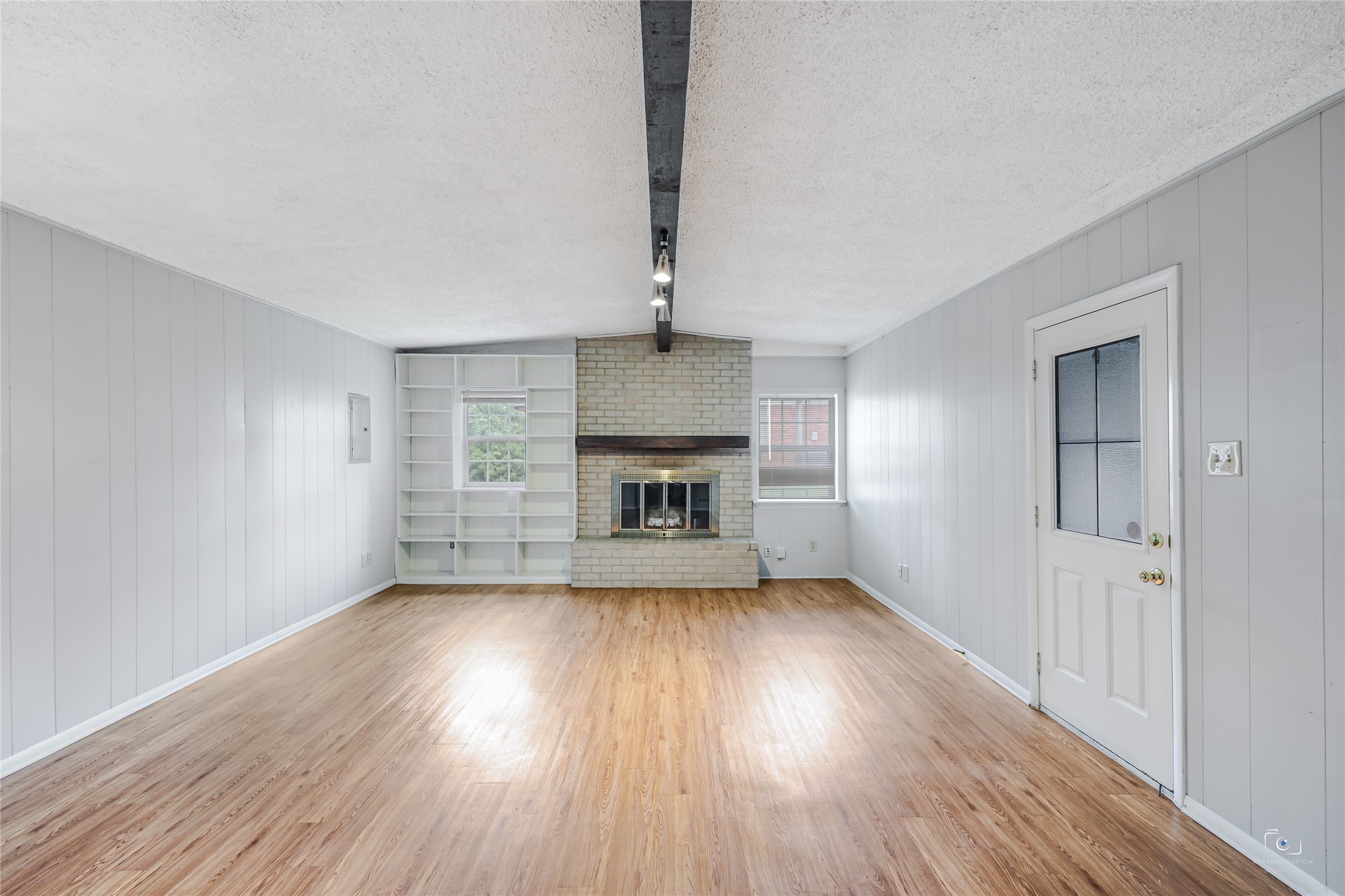 8033 Pinewood Drive Benbrook TX 76116