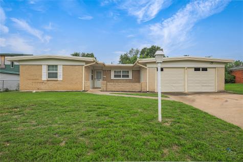 8033 Pinewood Drive Benbrook TX 76116