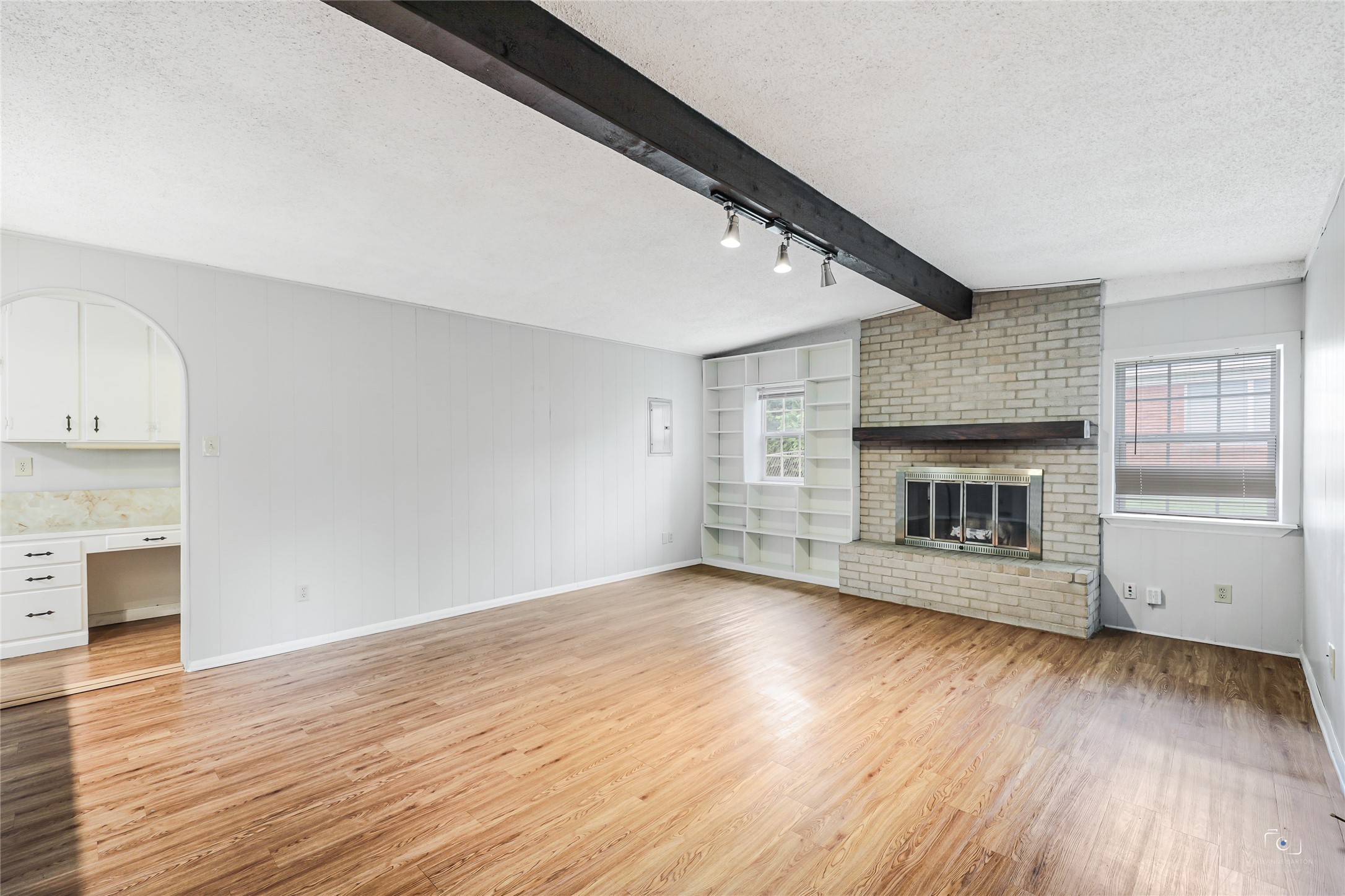 8033 Pinewood Drive Benbrook TX 76116