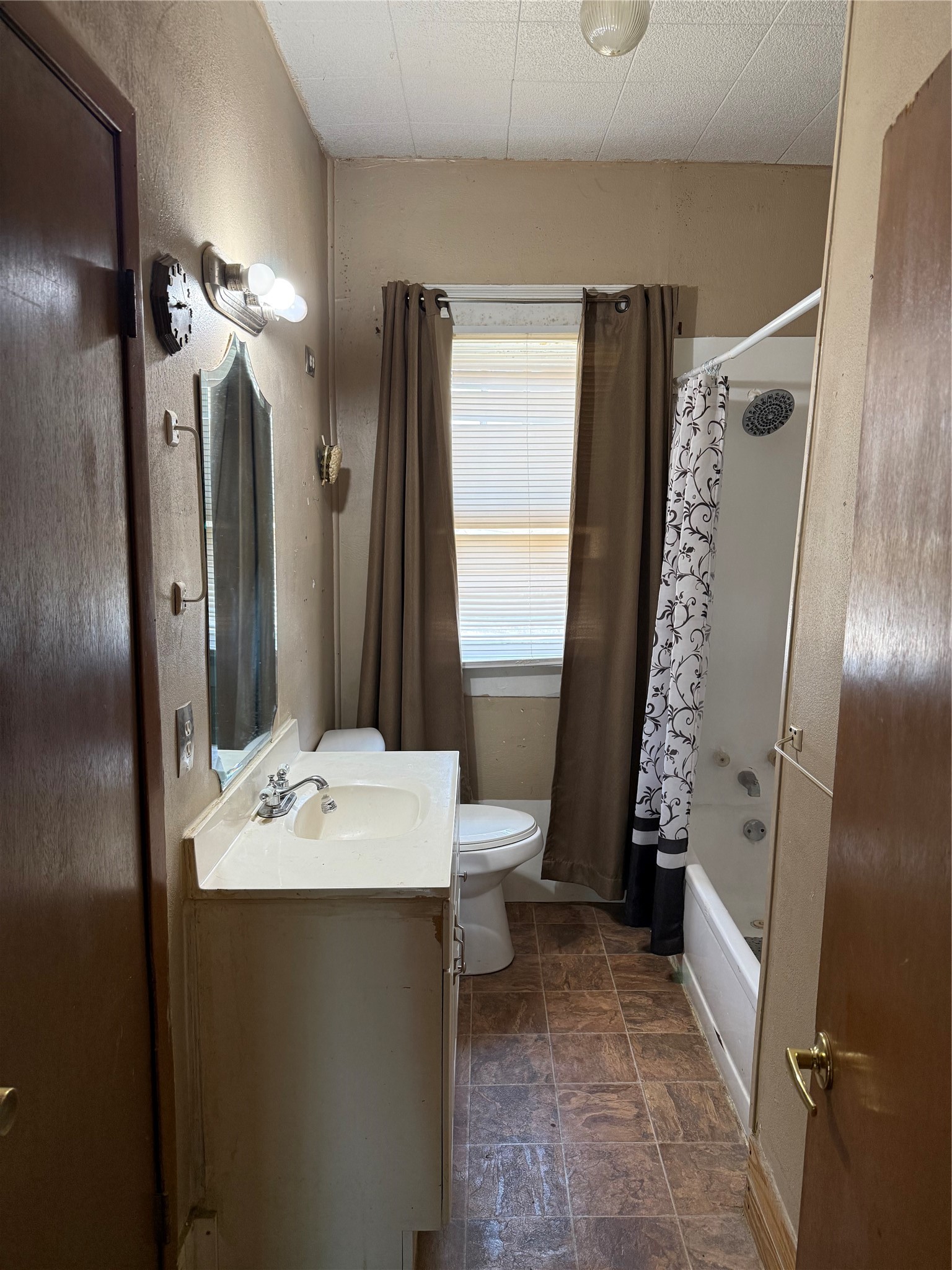 215 Bell Street Gainesville TX 76240