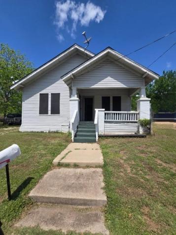 215 Bell Street Gainesville TX 76240