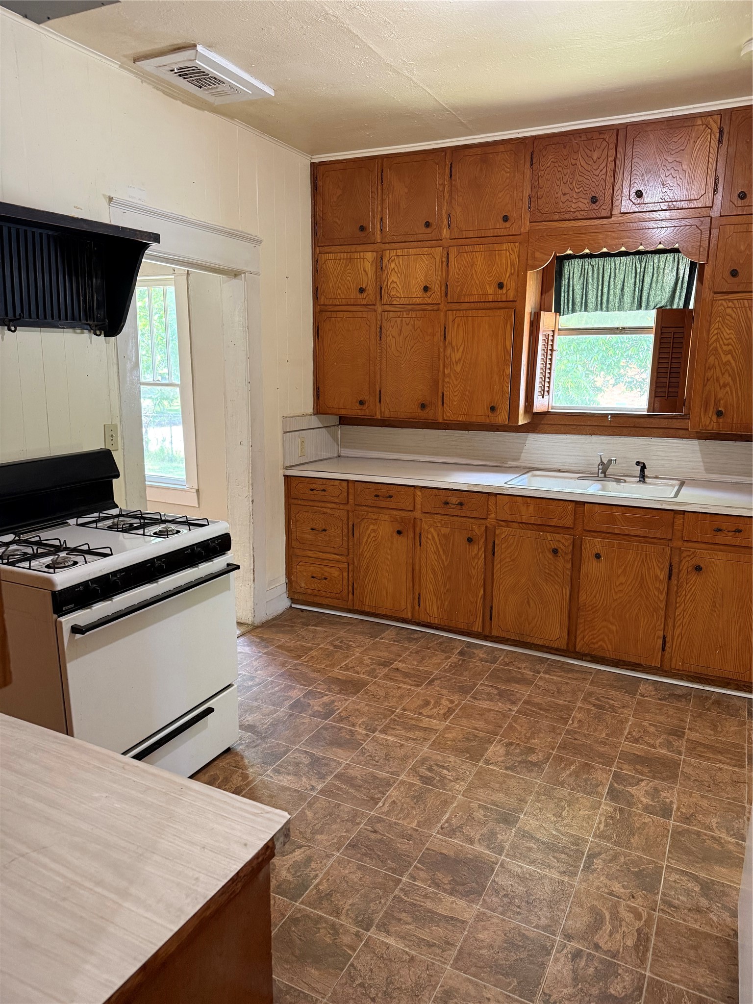 215 Bell Street Gainesville TX 76240