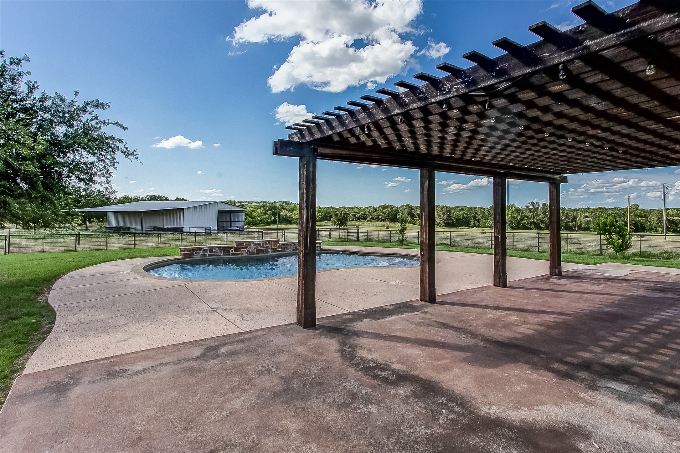 601 County Road 3525 Paradise TX 76073