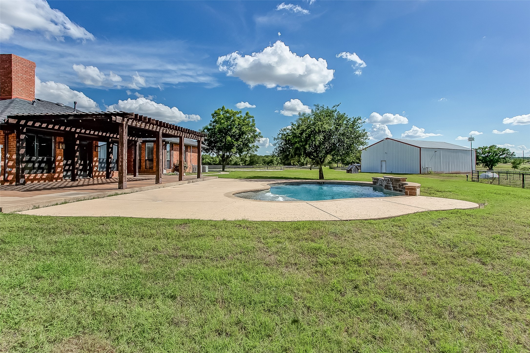 601 County Road 3525 Paradise TX 76073