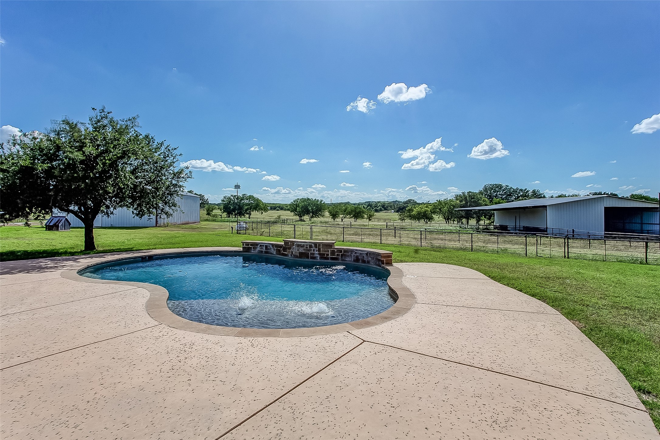 601 County Road 3525 Paradise TX 76073
