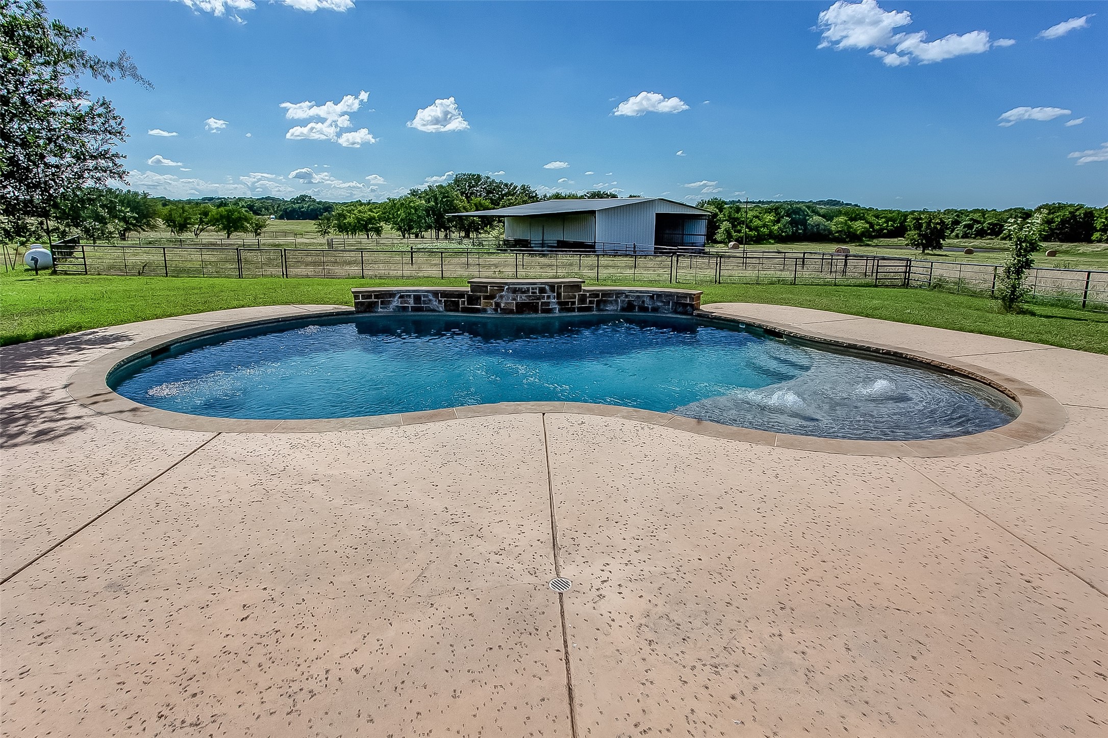 601 County Road 3525 Paradise TX 76073
