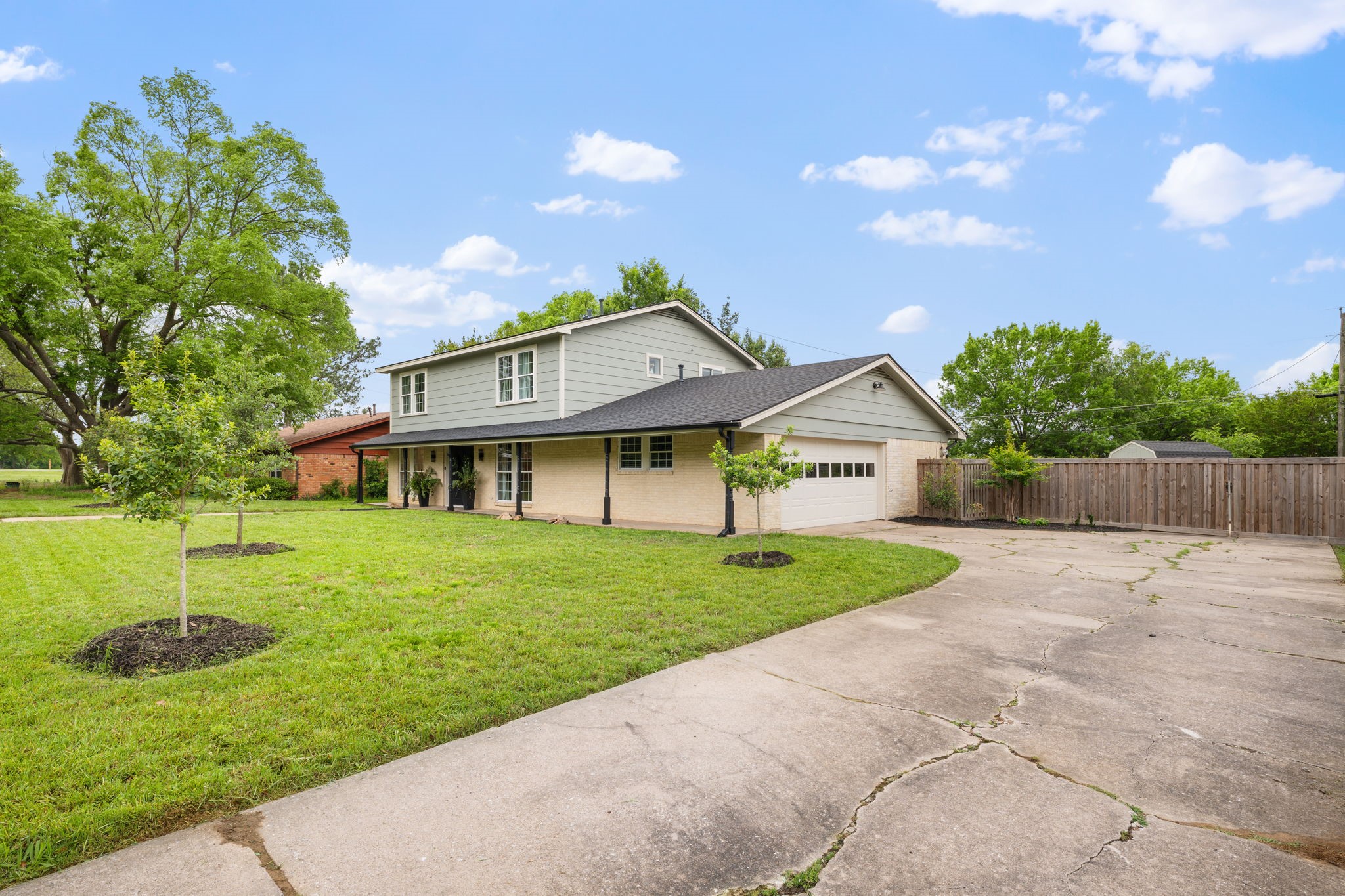 1406 Greenbrier Drive Sherman TX 75092