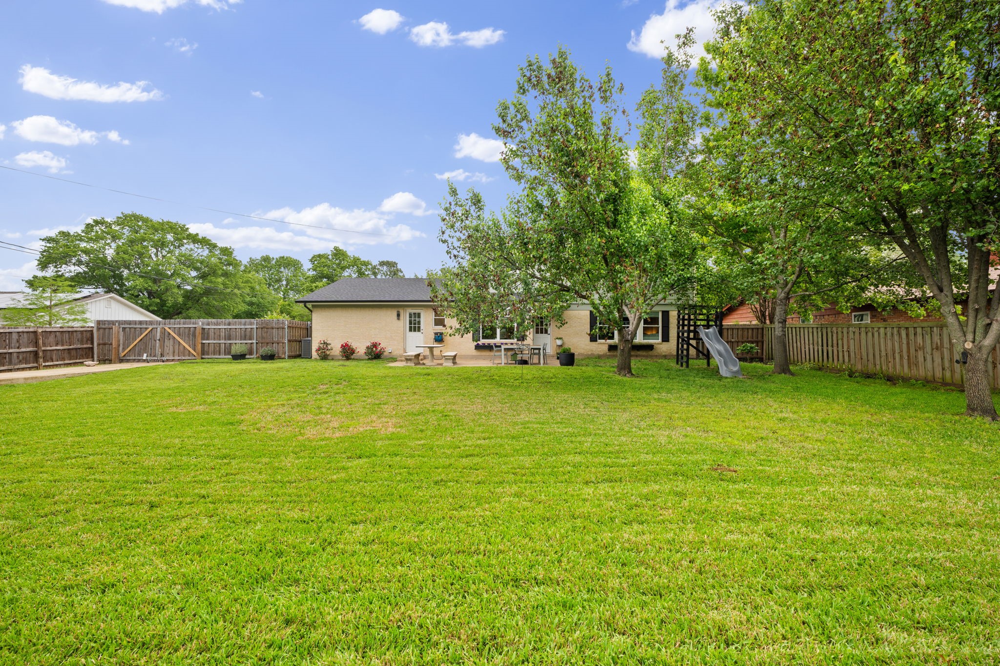 1406 Greenbrier Drive Sherman TX 75092