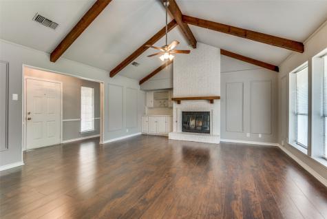 132 N Crestwood Boulevard Desoto TX 75115