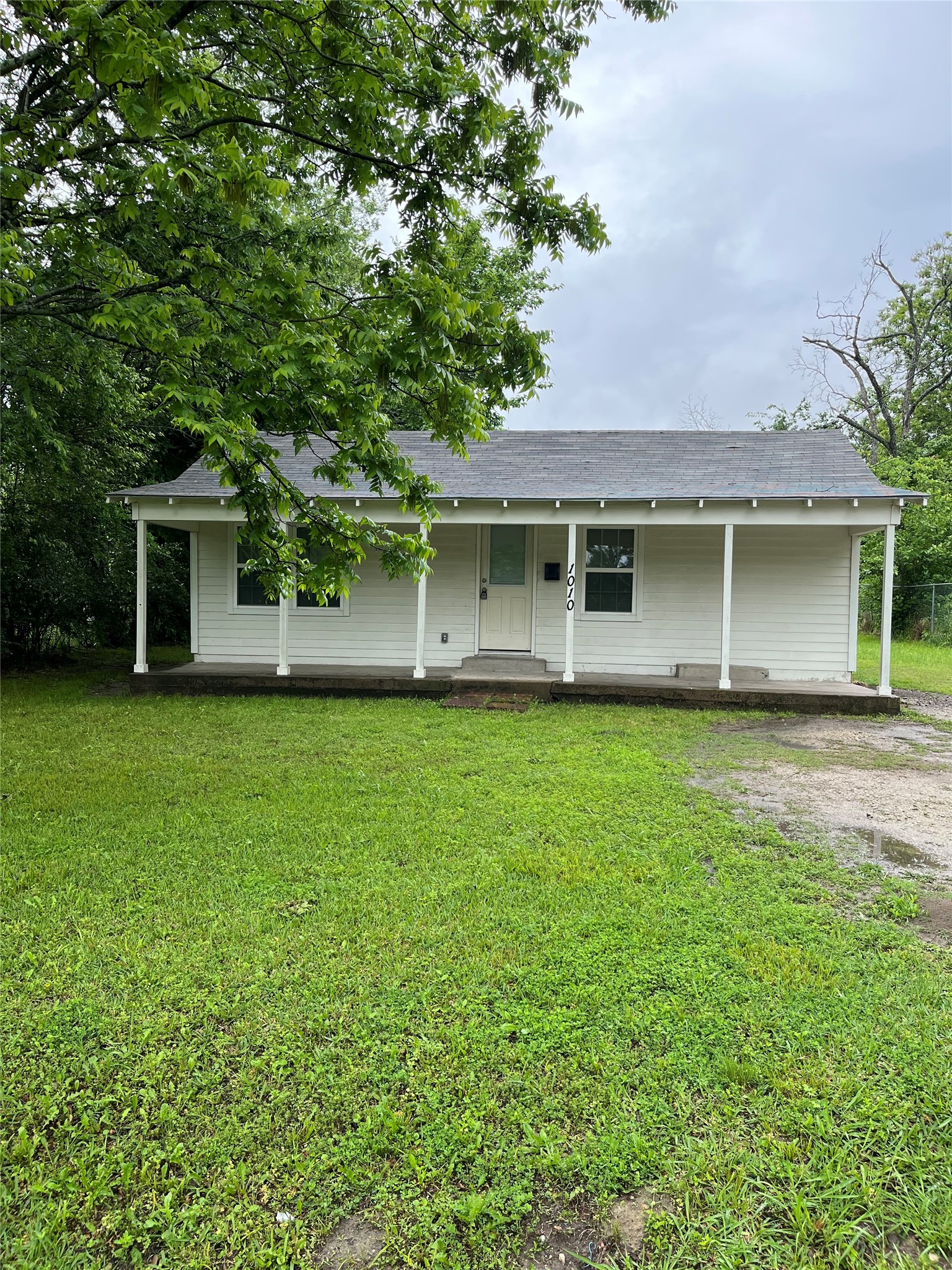 1010 E College Street Terrell TX 75160