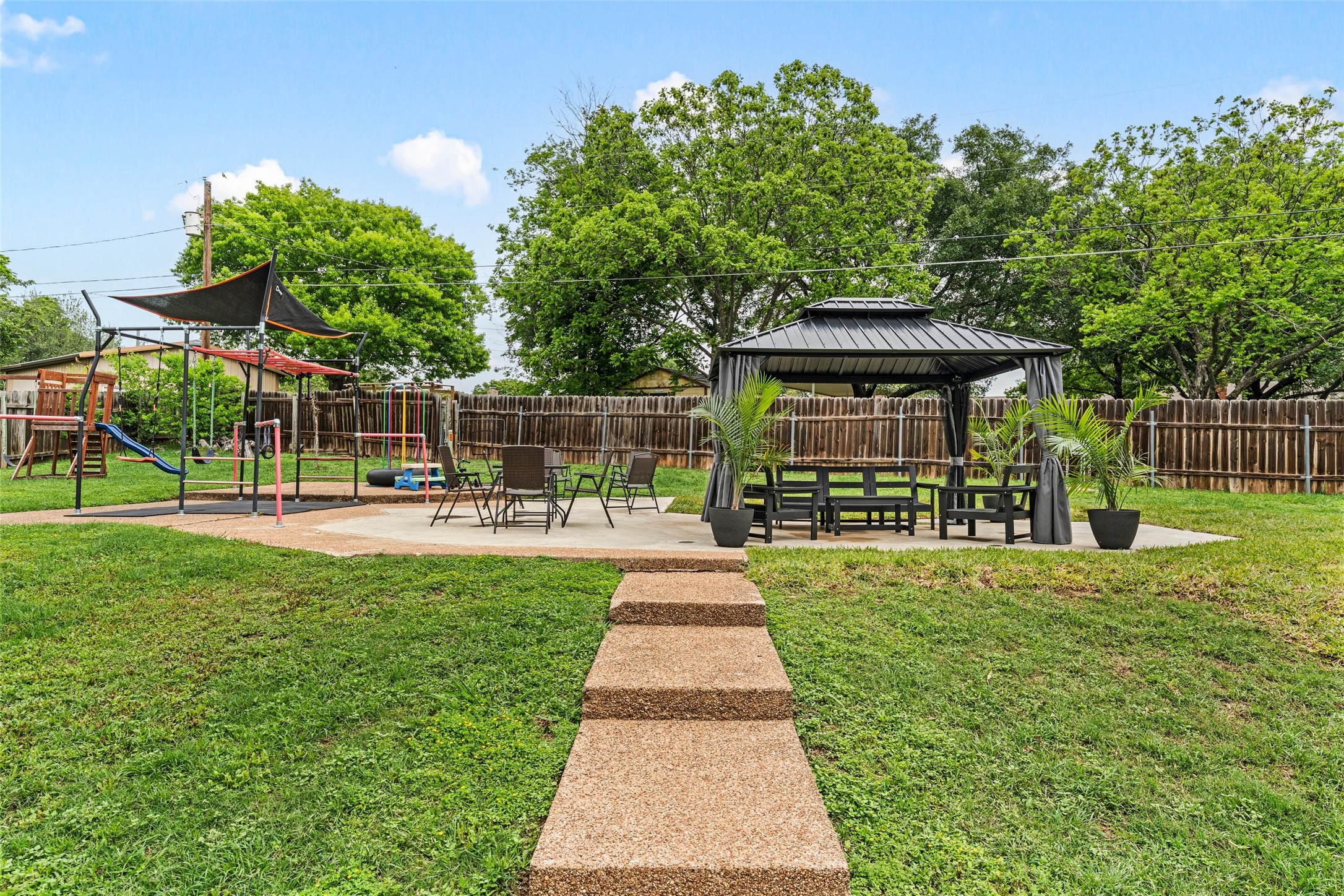 216 Hillside Drive Hewitt TX 76643