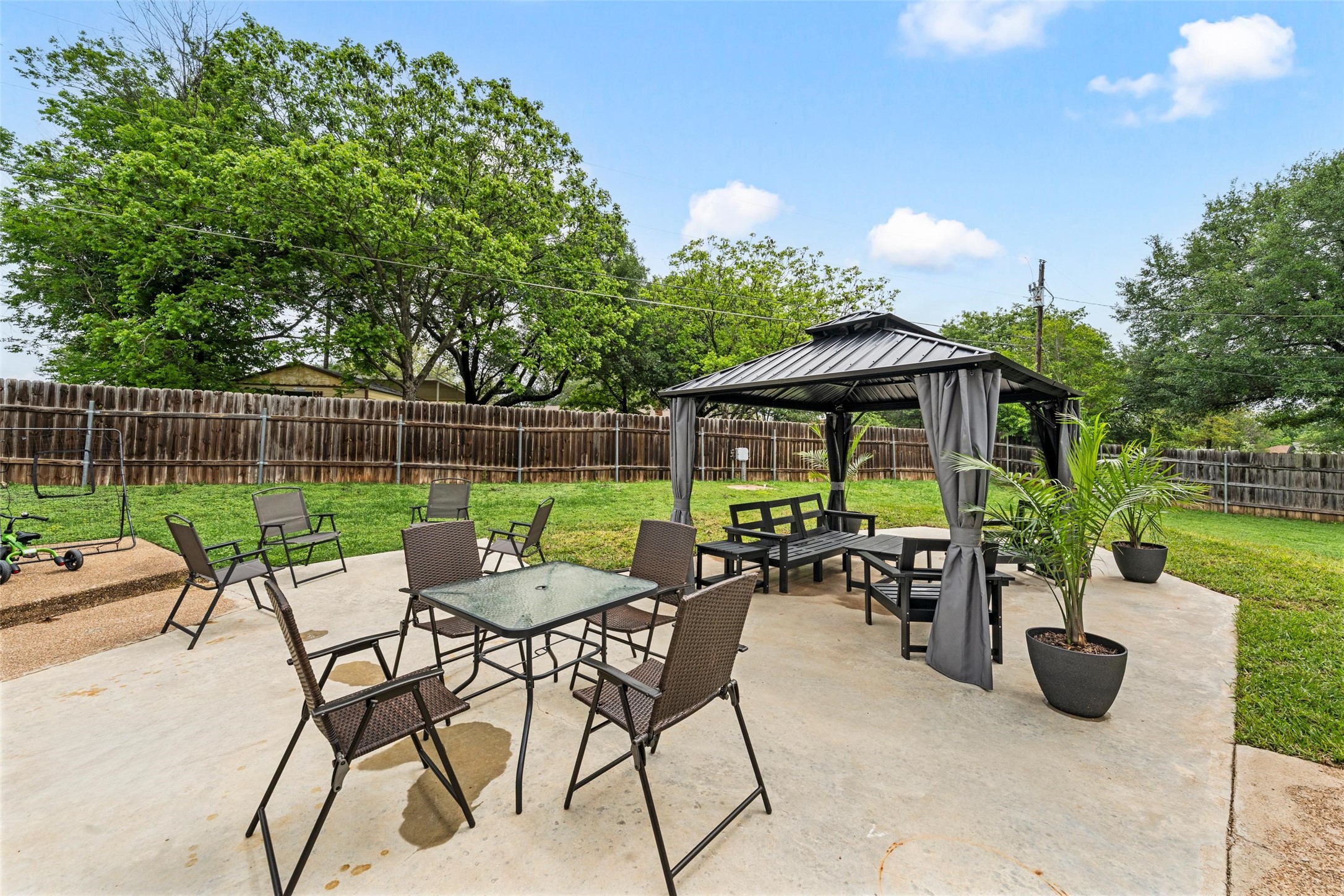 216 Hillside Drive Hewitt TX 76643