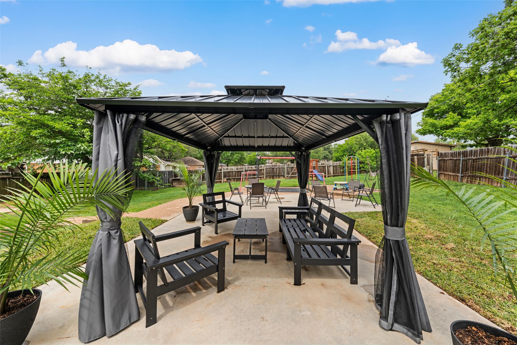 216 Hillside Drive Hewitt TX 76643