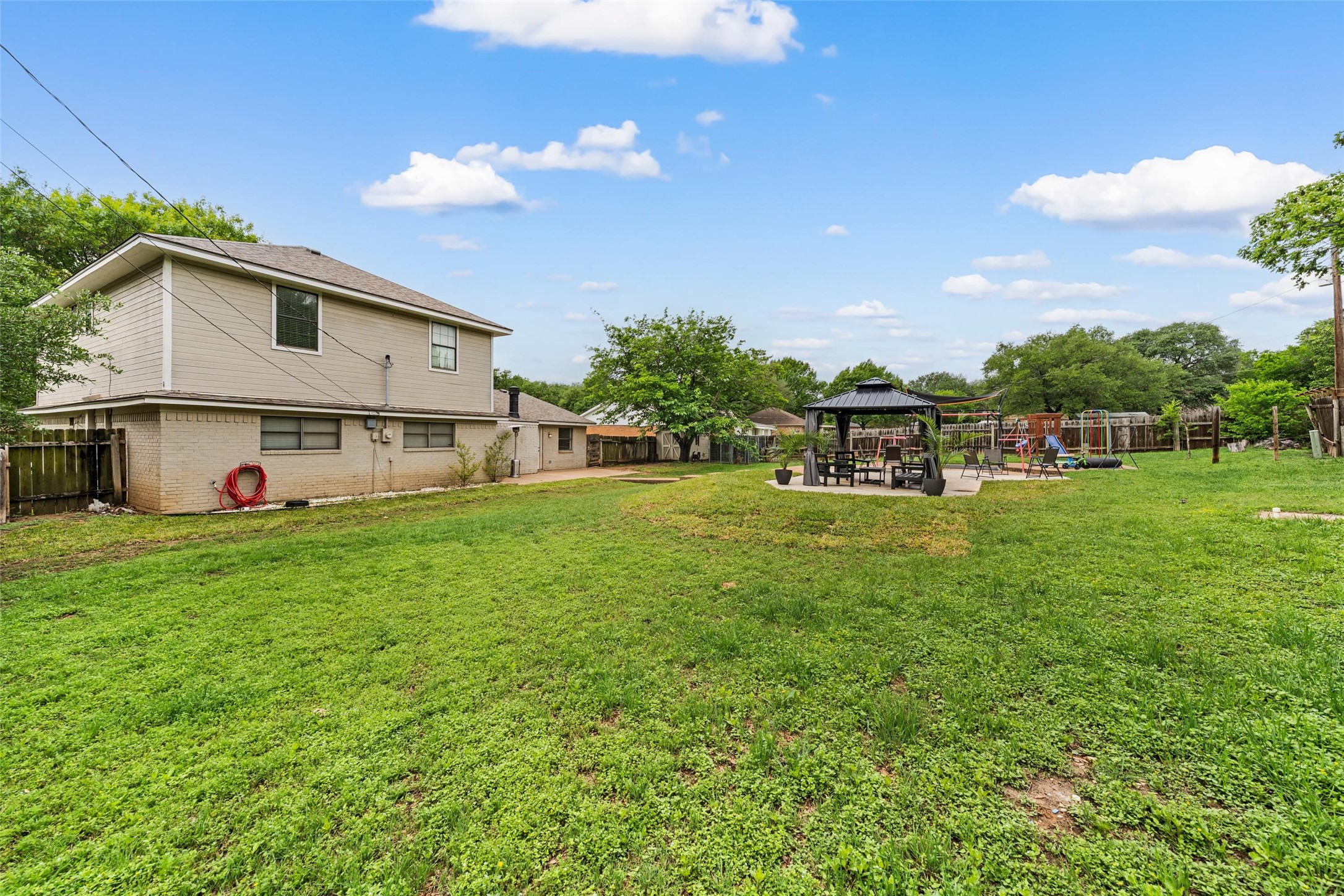 216 Hillside Drive Hewitt TX 76643