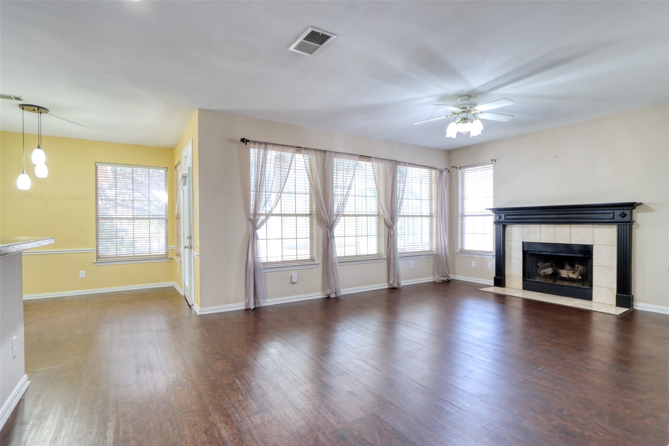 6521 Lynch Lane Garland TX 75044