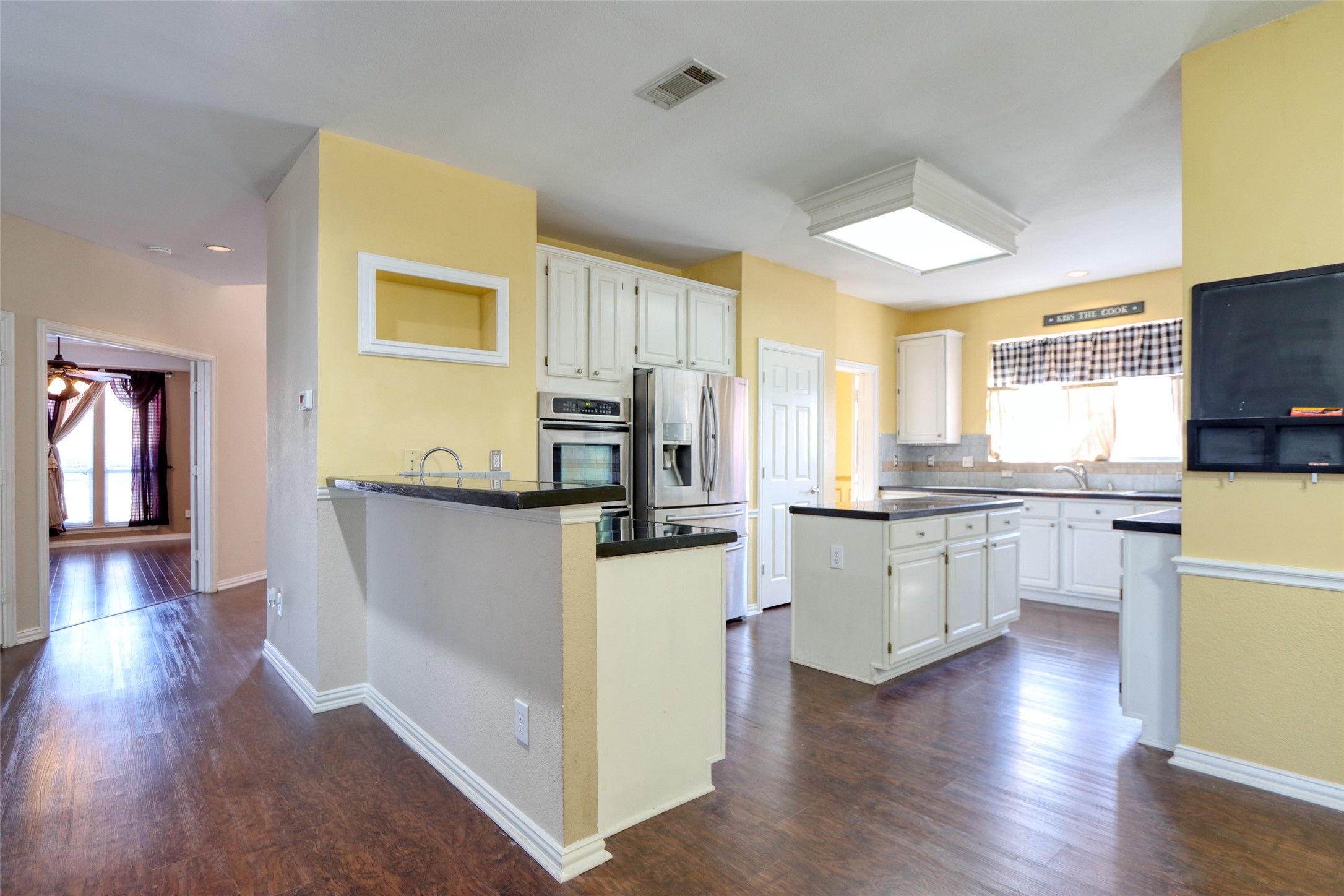6521 Lynch Lane Garland TX 75044