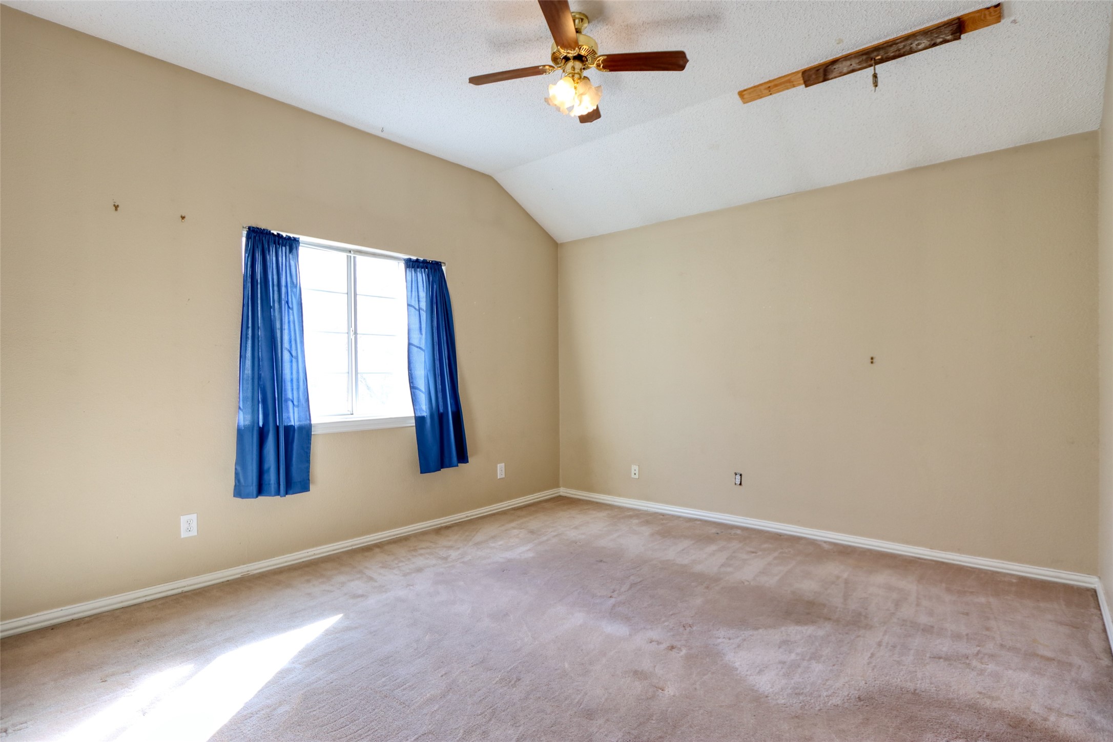 6521 Lynch Lane Garland TX 75044