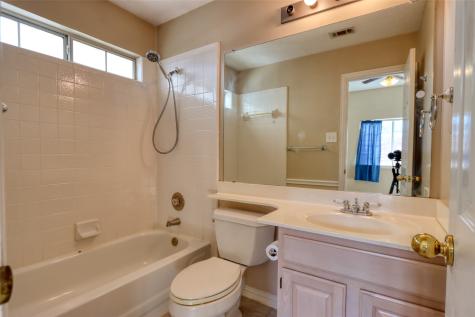 6521 Lynch Lane Garland TX 75044