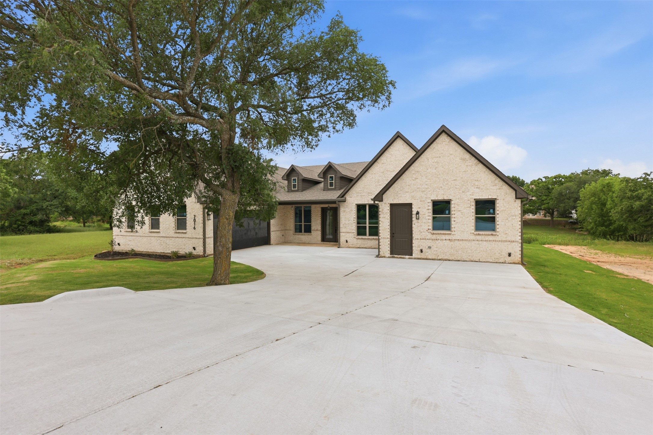 7016 Westover Drive Granbury TX 76049
