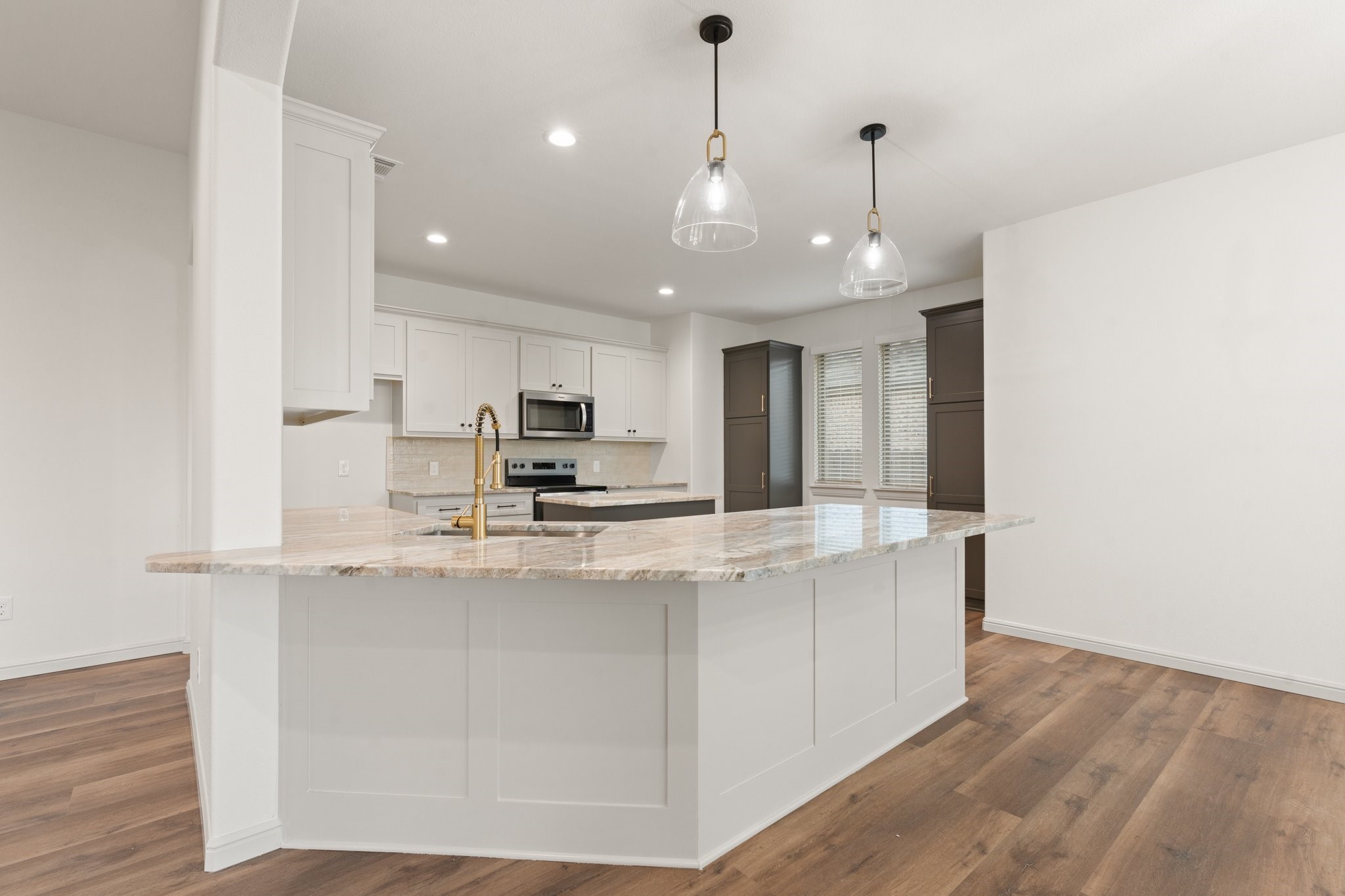 1707 Lakeway Drive Cleburne TX 76033
